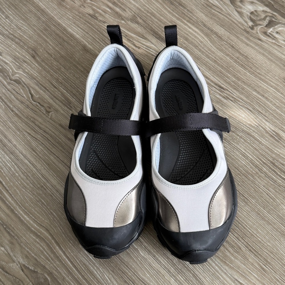 CROCS EXP Terre Mary Jane Ballet Sneaker in Black / Silver Metallic Blue, Size 9 - Picture 7 of 11